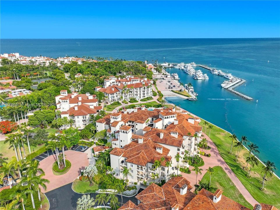 Recently Sold: $6,200,000 (3 beds, 3 baths, 3011 Square Feet)