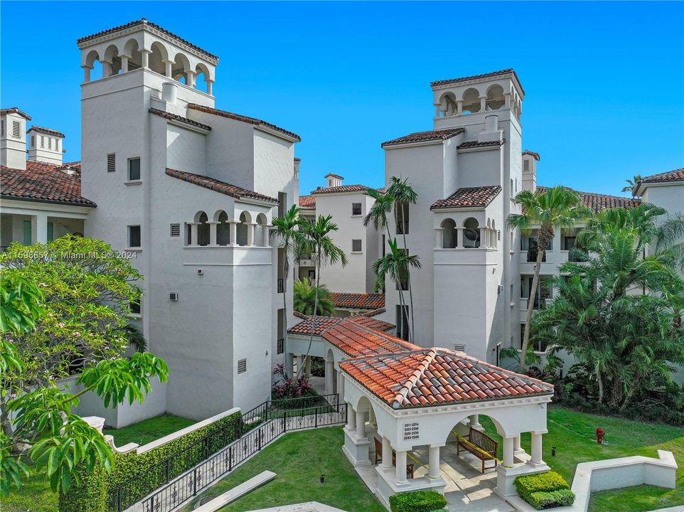 Recently Sold: $6,200,000 (3 beds, 3 baths, 3011 Square Feet)