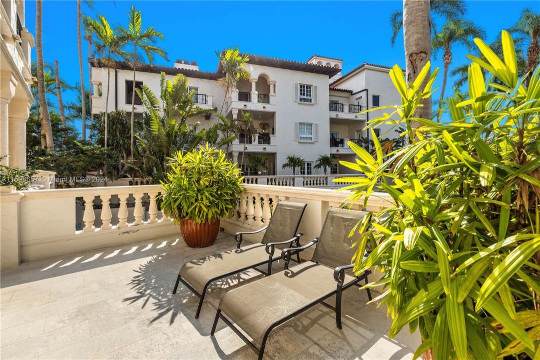 Recently Sold: $6,200,000 (3 beds, 3 baths, 3011 Square Feet)