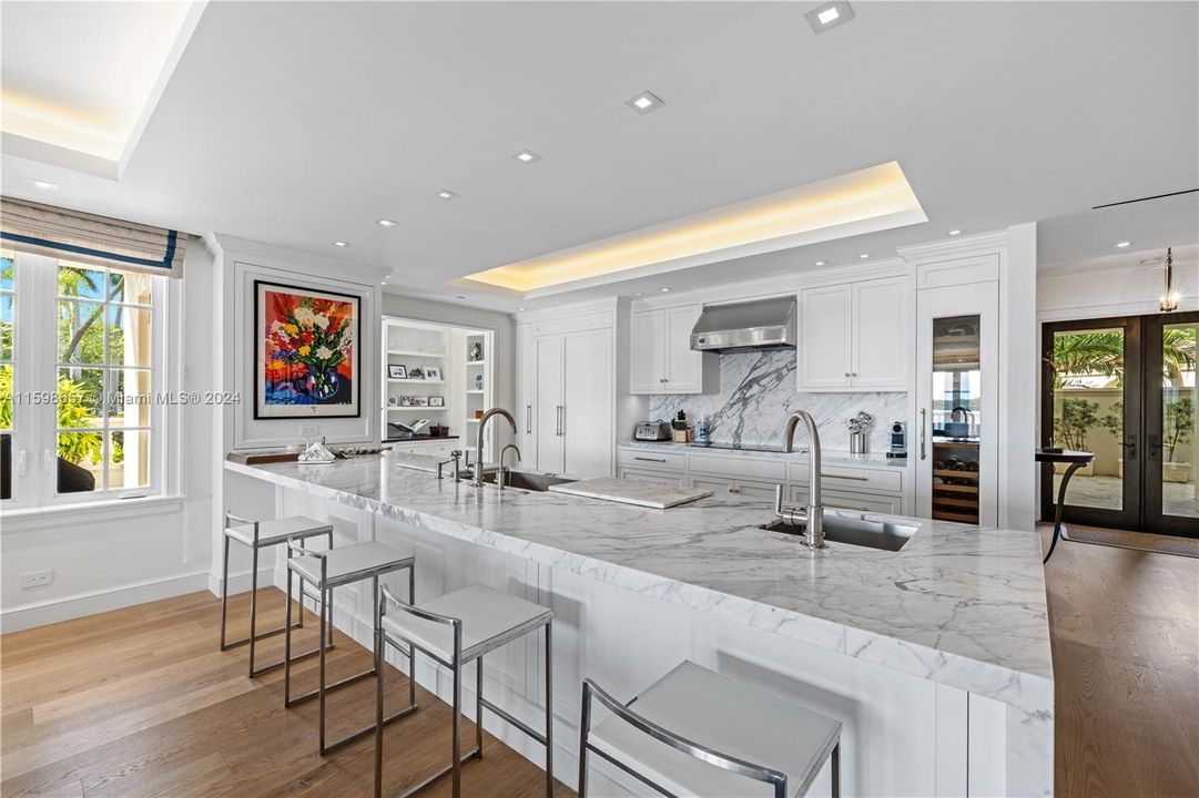 Recently Sold: $6,200,000 (3 beds, 3 baths, 3011 Square Feet)