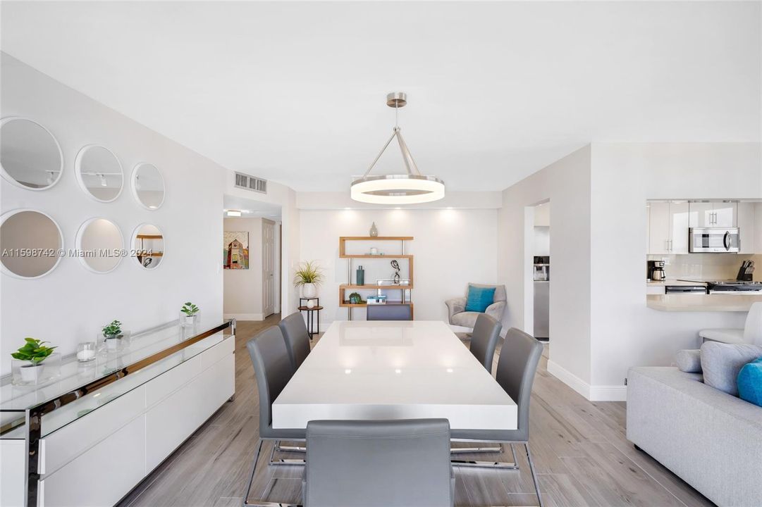 Active With Contract: $500,000 (3 beds, 3 baths, 1610 Square Feet)