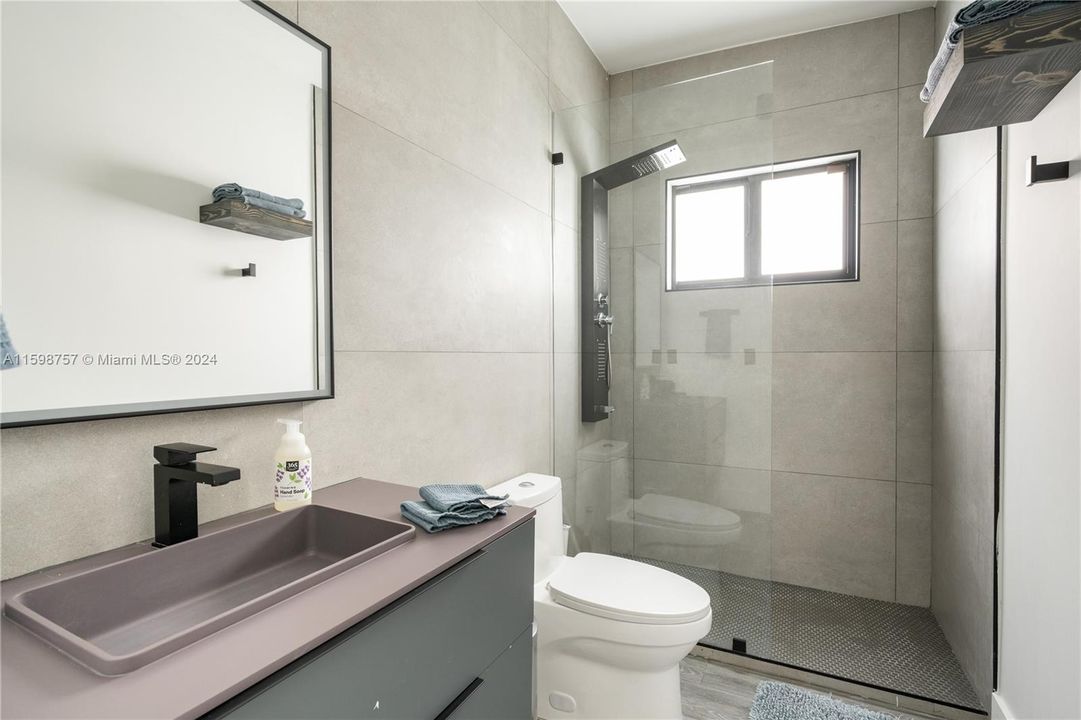 Modern Bathroom 2