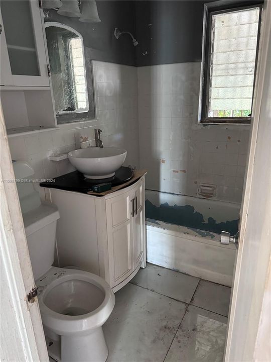 Activo con contrato: $389,999 (2 camas, 1 baños, 967 Pies cuadrados)