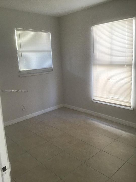 For Rent: $1,800 (2 beds, 1 baths, 2388 Square Feet)