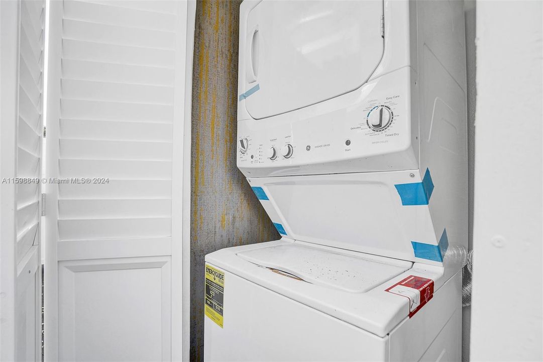 Recently Rented: $2,350 (2 beds, 1 baths, 1382 Square Feet)