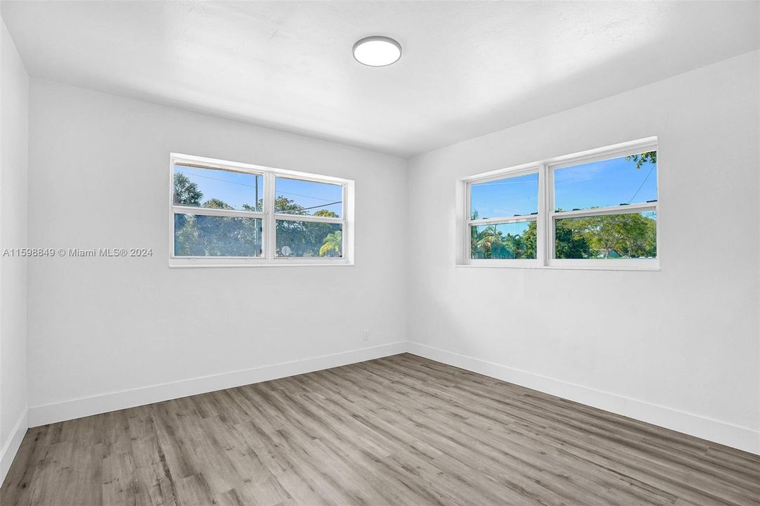 Recently Rented: $2,350 (2 beds, 1 baths, 1382 Square Feet)