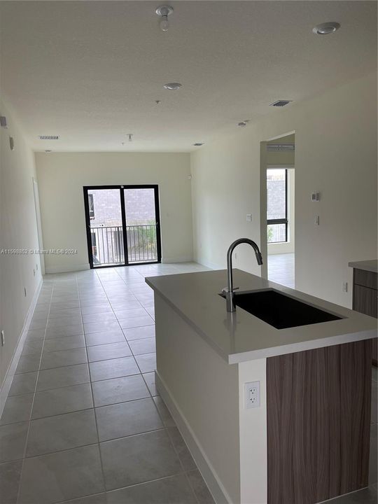 Active With Contract: $3,200 (3 beds, 2 baths, 1124 Square Feet)