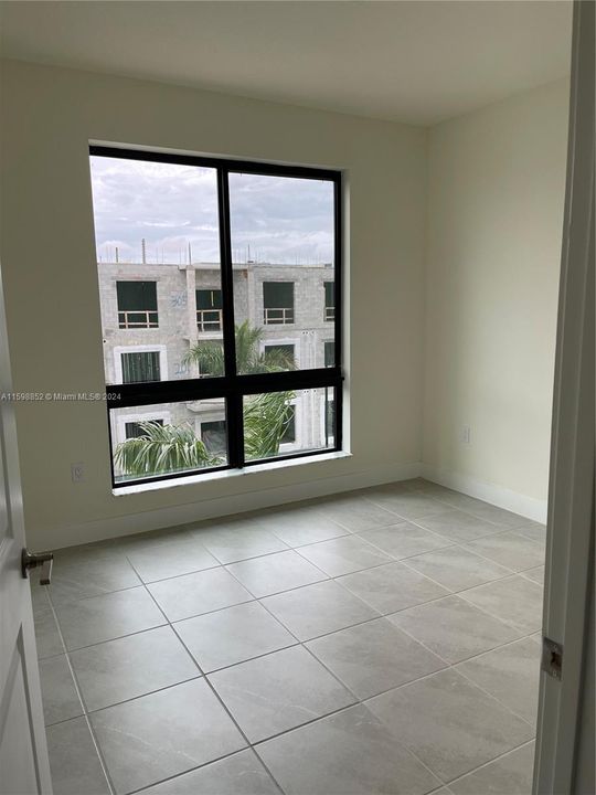 Active With Contract: $3,200 (3 beds, 2 baths, 1124 Square Feet)