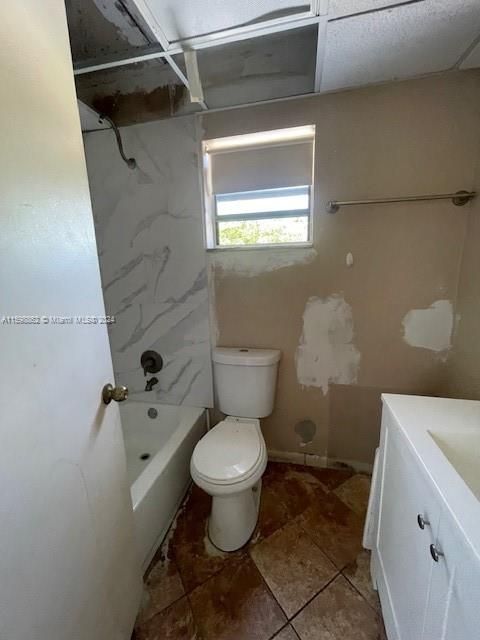 For Sale: $120,000 (1 beds, 2 baths, 693 Square Feet)