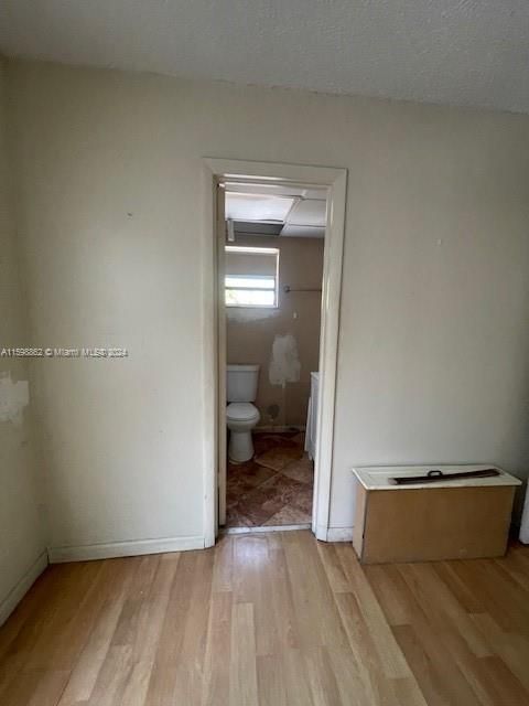 For Sale: $120,000 (1 beds, 2 baths, 693 Square Feet)