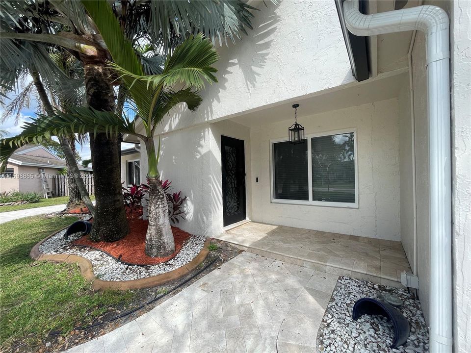 Active With Contract: $4,950 (3 beds, 2 baths, 1445 Square Feet)