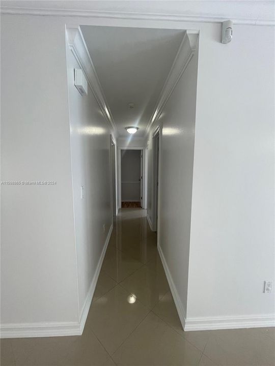 Hallway to the bedrooms