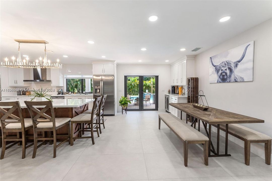 Active With Contract: $975,000 (3 beds, 3 baths, 1821 Square Feet)