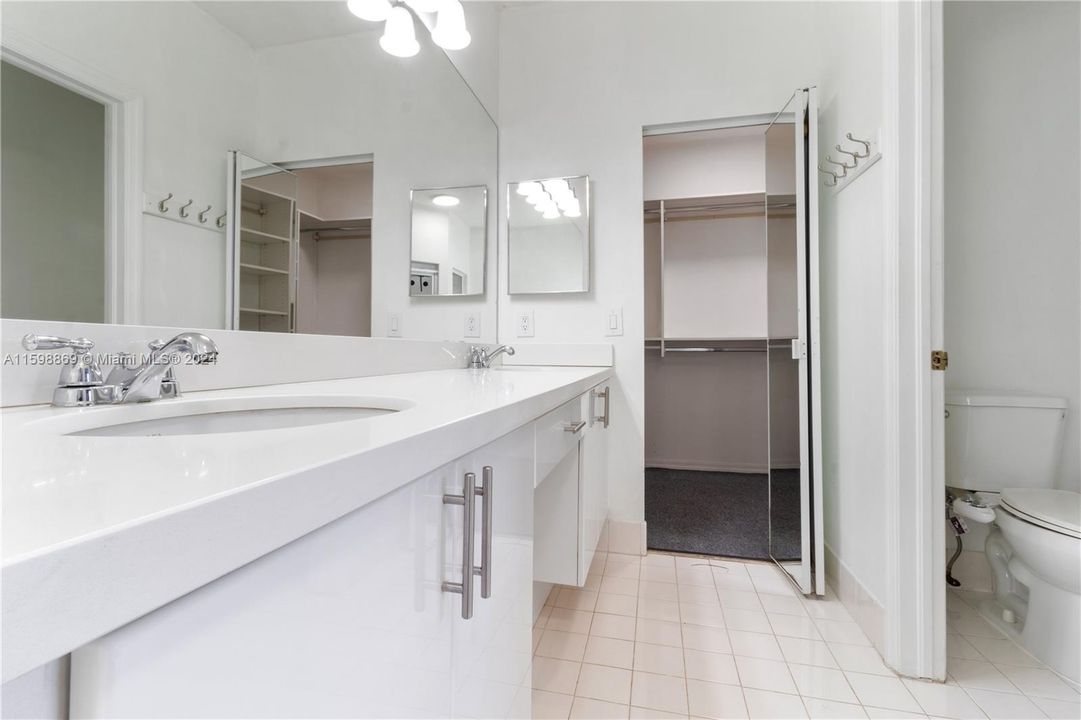 Недавно арендовано: $4,700 (4 спален, 2 ванн, 2113 Квадратных фут)