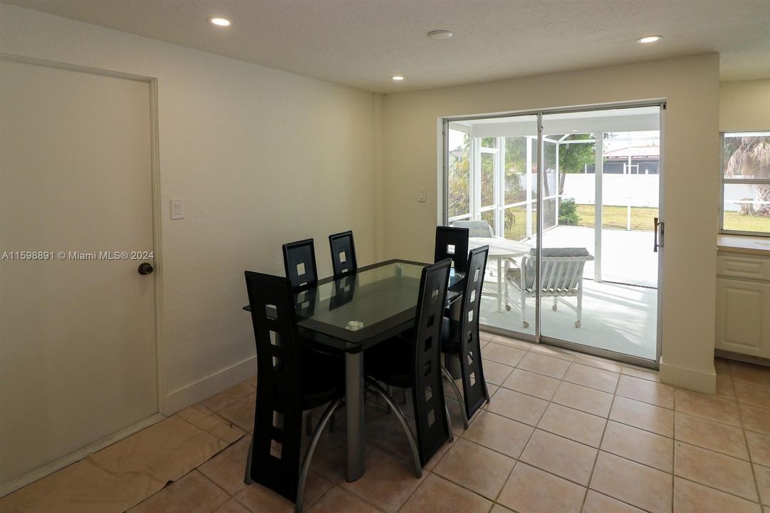 Active With Contract: $259,900 (2 beds, 2 baths, 1101 Square Feet)