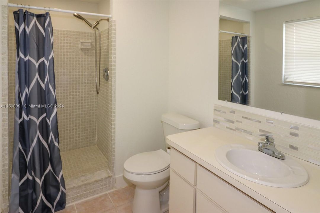 Active With Contract: $259,900 (2 beds, 2 baths, 1101 Square Feet)