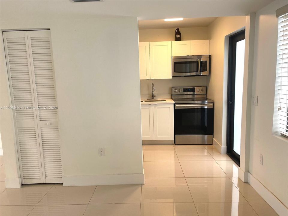 Recently Rented: $2,000 (1 beds, 1 baths, 3024 Square Feet)