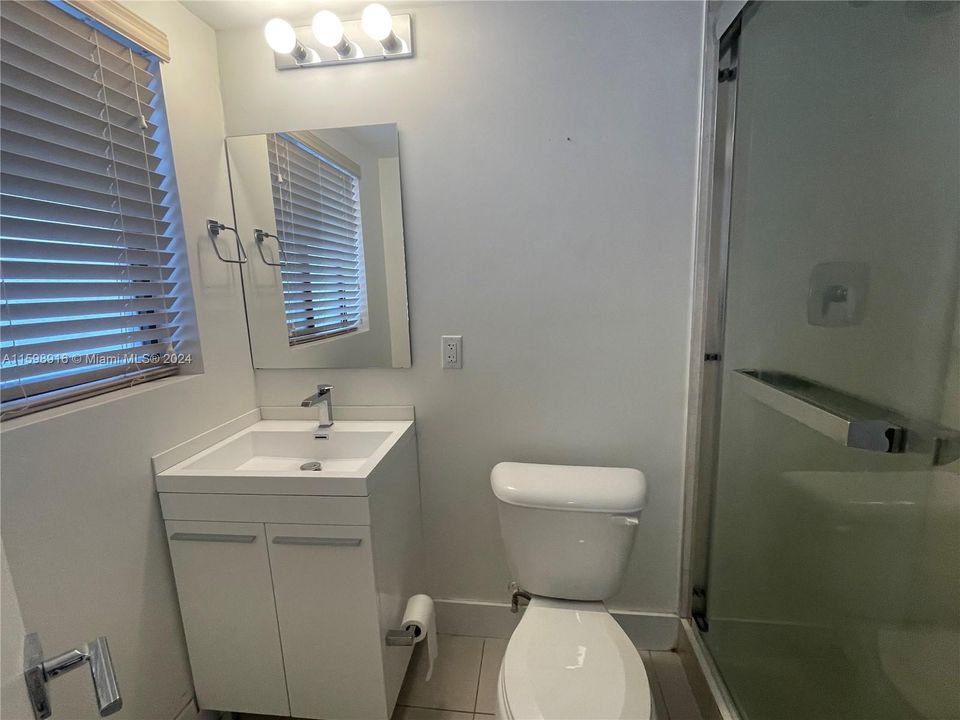 Recently Rented: $2,000 (1 beds, 1 baths, 3024 Square Feet)