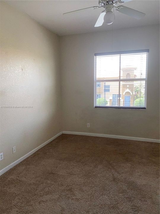 Active With Contract: $2,500 (3 beds, 2 baths, 1471 Square Feet)