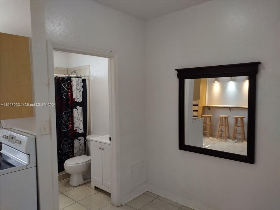 For Sale: $240,000 (2 beds, 1 baths, 615 Square Feet)