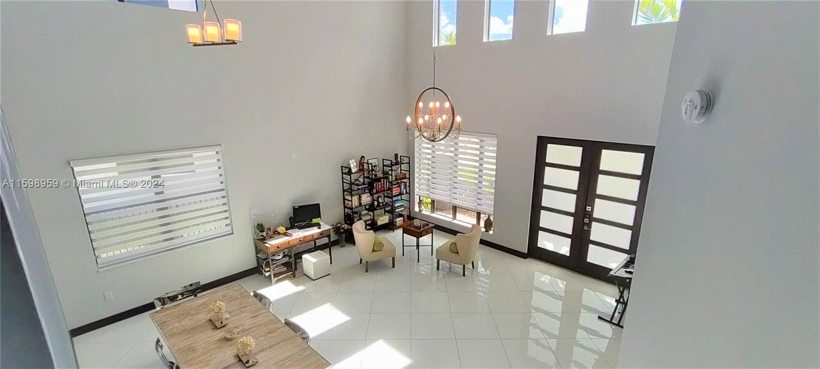 En Venta: $1,275,000 (4 camas, 3 baños, 2847 Pies cuadrados)