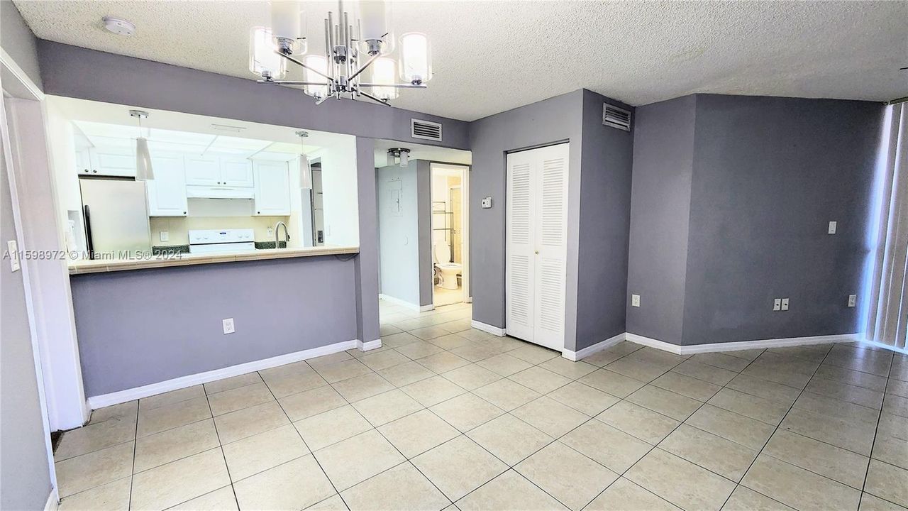 Recently Rented: $2,100 (2 beds, 2 baths, 908 Square Feet)