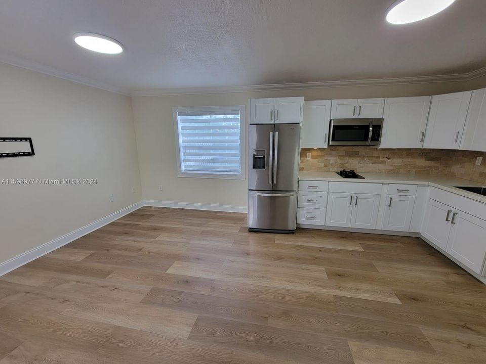 Recently Rented: $1,750 (1 beds, 1 baths, 3116 Square Feet)