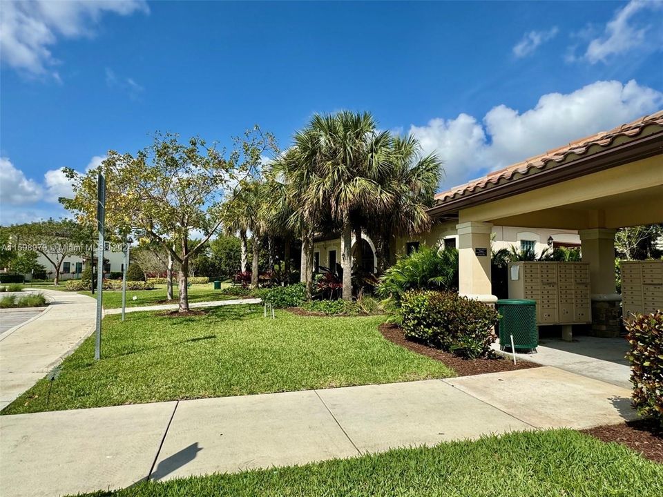 For Sale: $669,900 (4 beds, 2 baths, 2078 Square Feet)