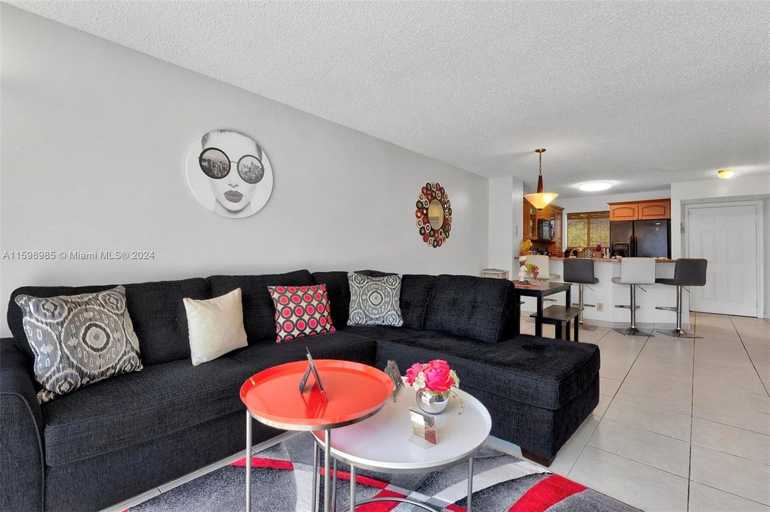 Recently Sold: $230,000 (2 beds, 2 baths, 832 Square Feet)