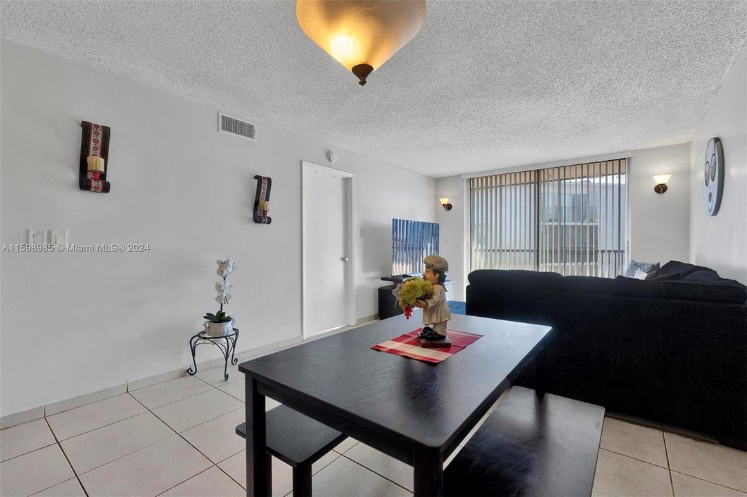 Recently Sold: $230,000 (2 beds, 2 baths, 832 Square Feet)