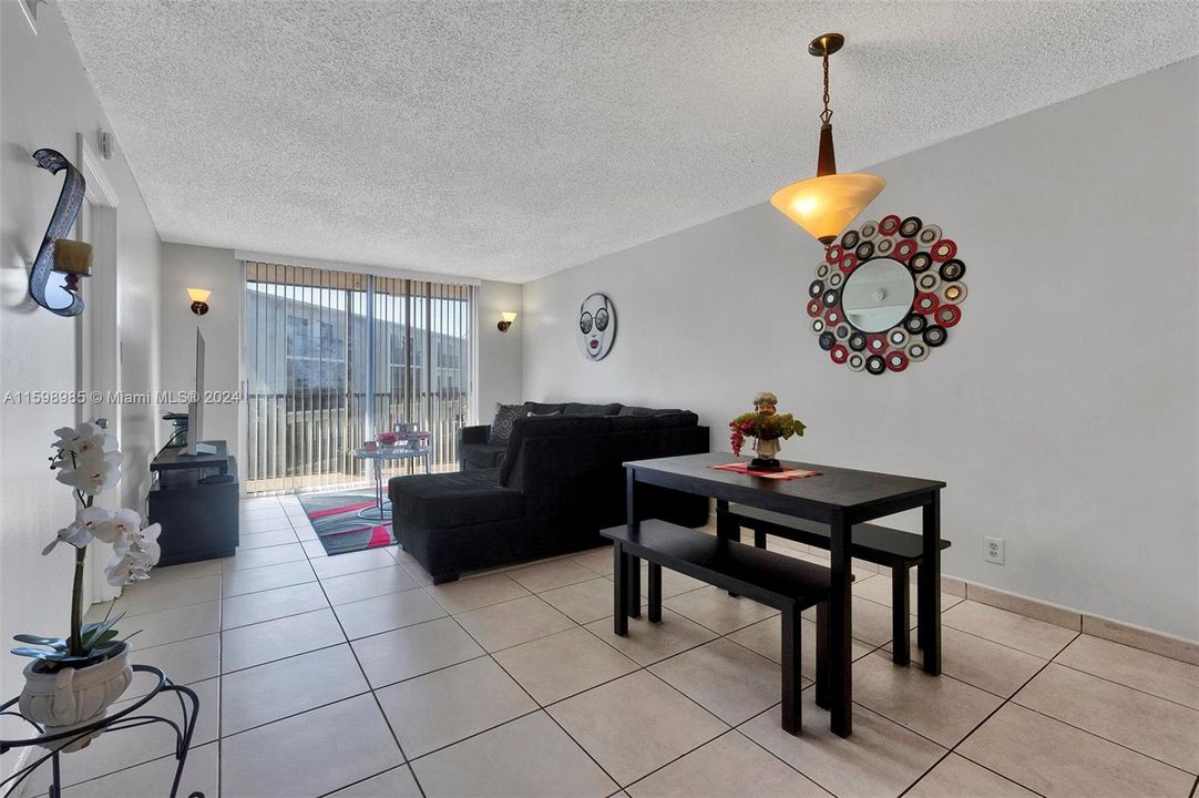 Recently Sold: $230,000 (2 beds, 2 baths, 832 Square Feet)