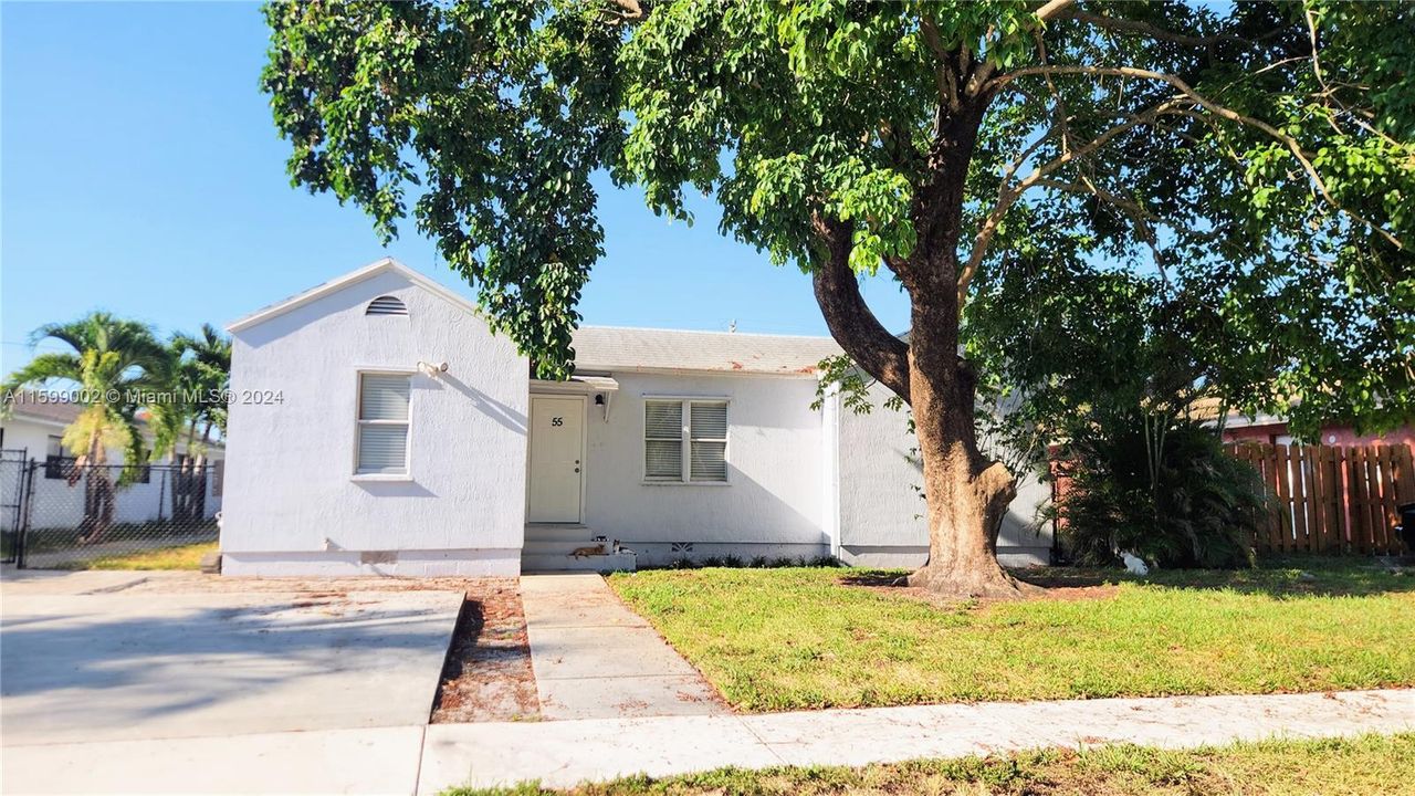 Active With Contract: $2,300 (3 beds, 2 baths, 2475 Square Feet)