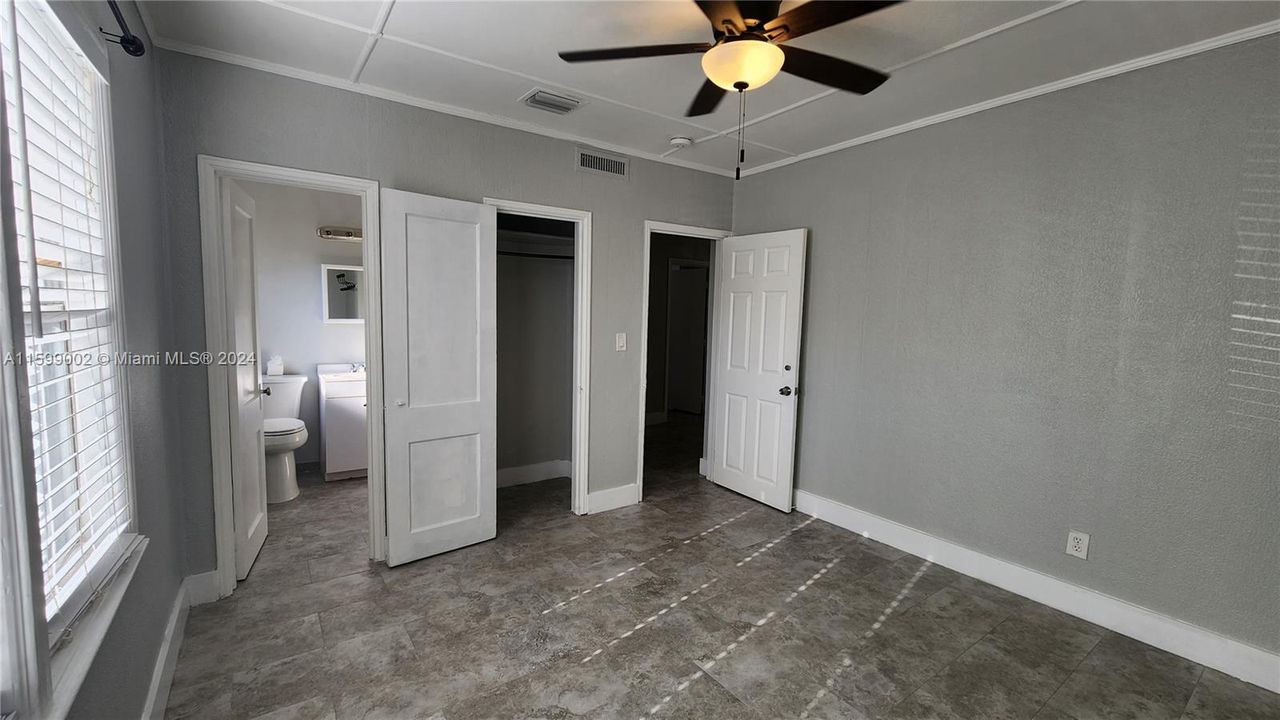 Active With Contract: $2,300 (3 beds, 2 baths, 2475 Square Feet)