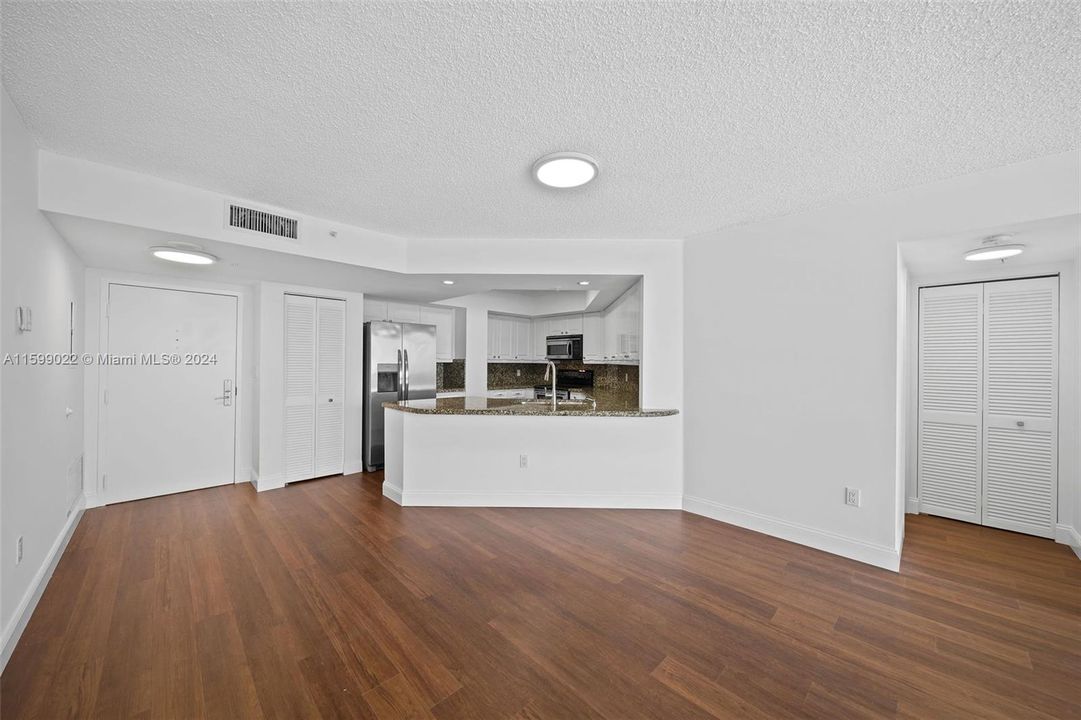 Недавно арендовано: $4,850 (2 спален, 2 ванн, 1270 Квадратных фут)