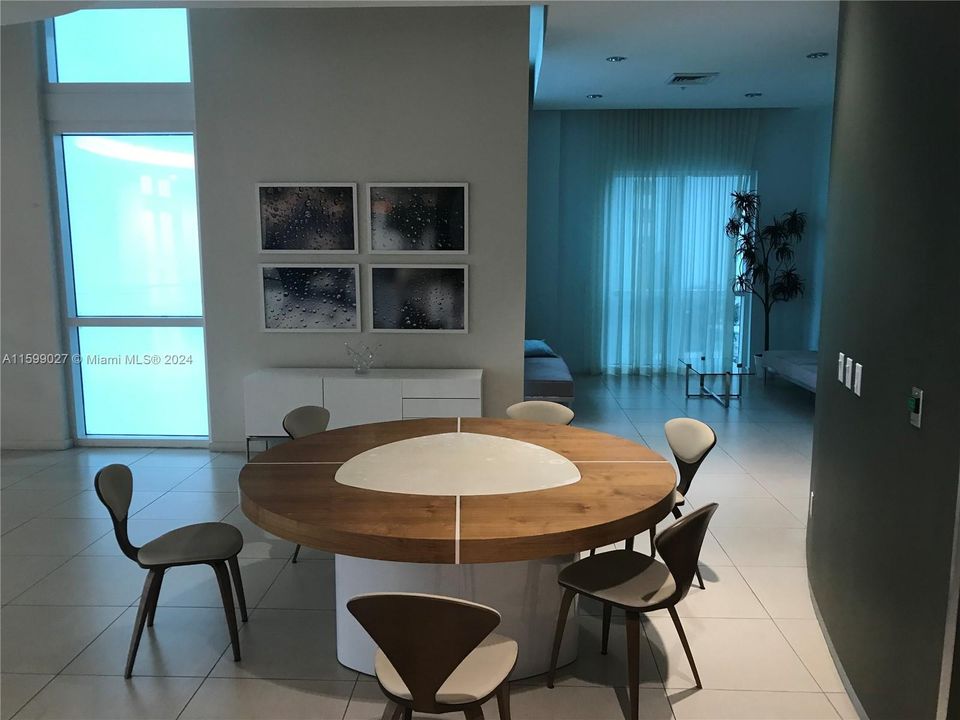 En Venta: $419,000 (1 camas, 1 baños, 663 Pies cuadrados)