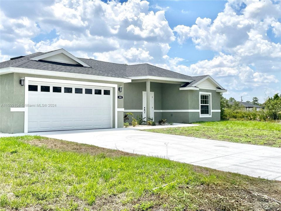 For Sale: $330,000 (3 beds, 2 baths, 1646 Square Feet)