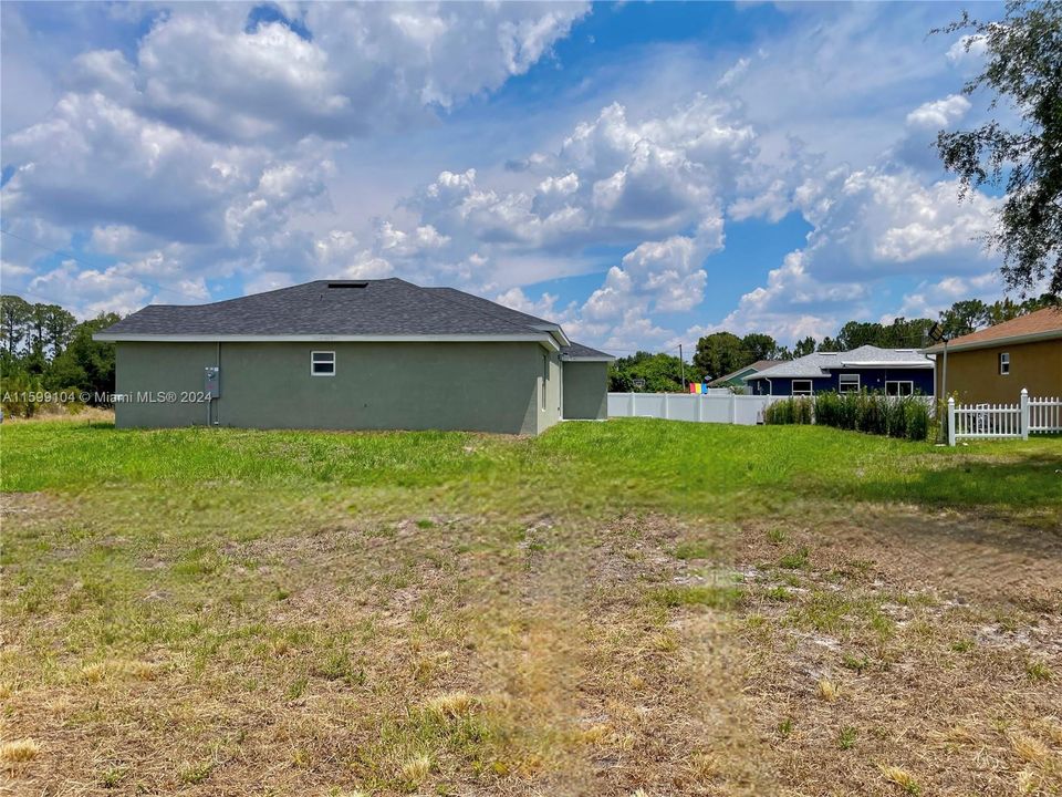 For Sale: $330,000 (3 beds, 2 baths, 1646 Square Feet)