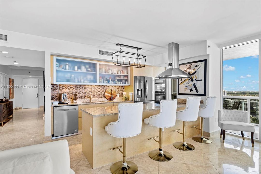 Active With Contract: $1,715,000 (3 beds, 3 baths, 2078 Square Feet)