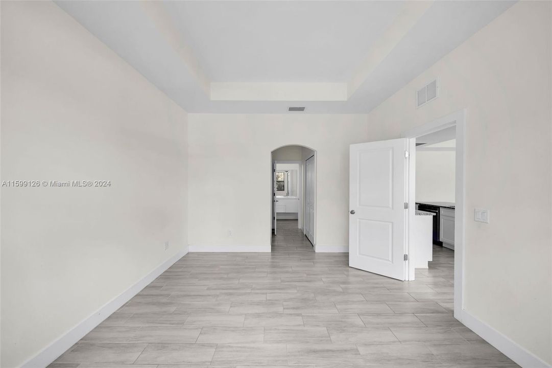 For Sale: $390,000 (3 beds, 2 baths, 1615 Square Feet)