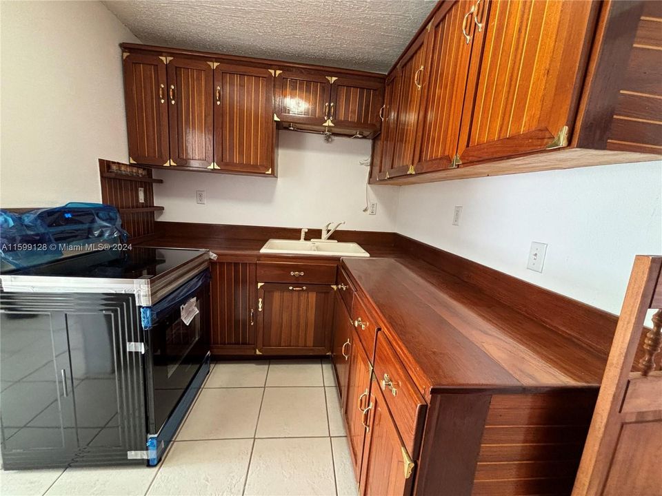 En Venta: $199,900 (2 camas, 1 baños, 976 Pies cuadrados)