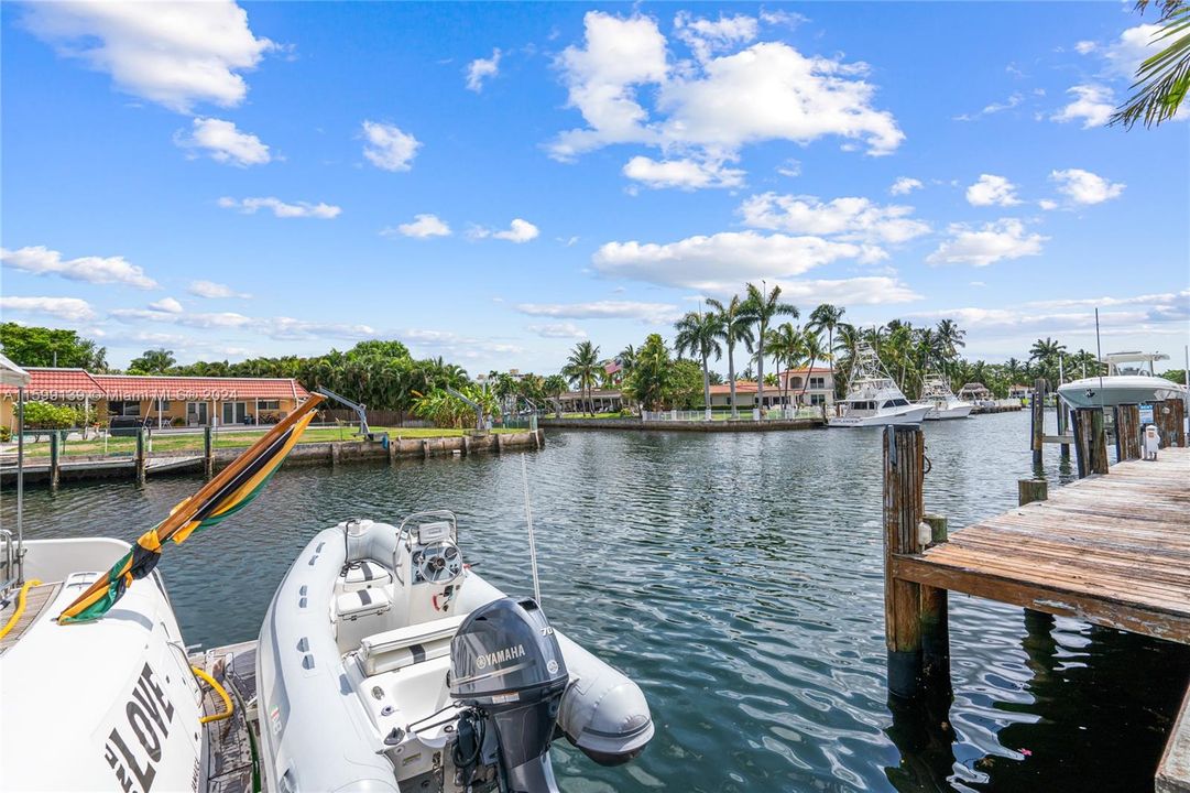 Active With Contract: $2,275,000 (3 beds, 2 baths, 2011 Square Feet)