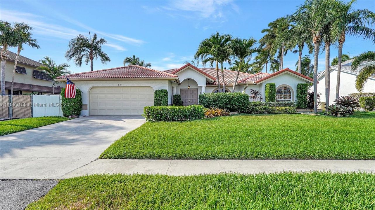 Active With Contract: $925,000 (4 beds, 2 baths, 2387 Square Feet)