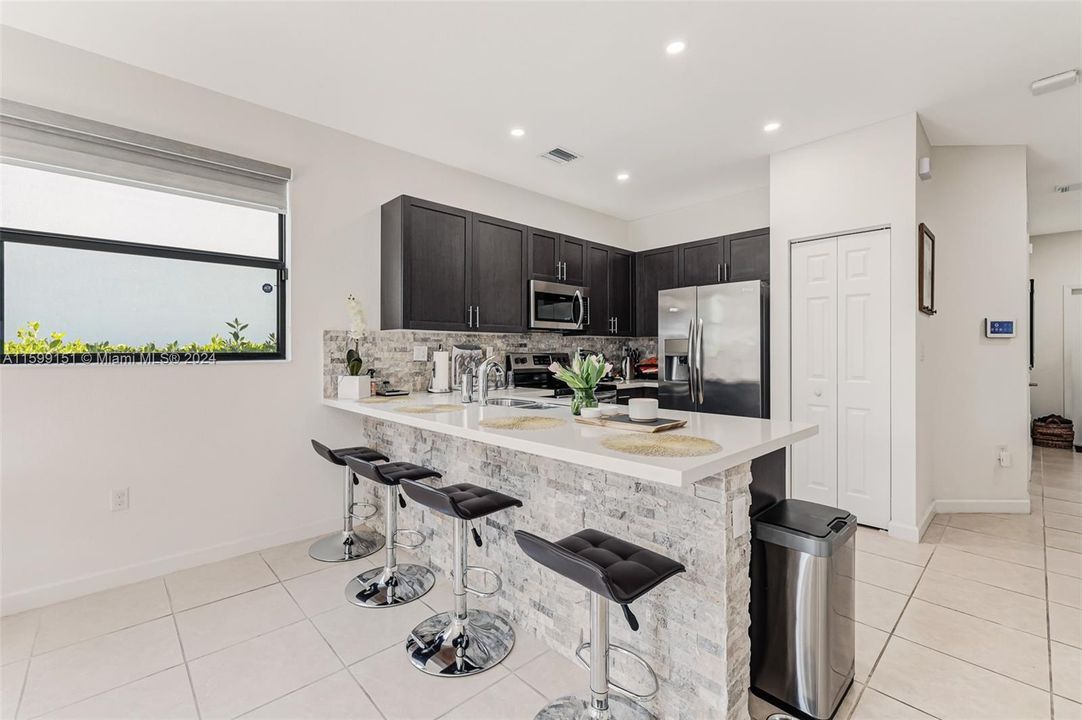 Recently Sold: $575,000 (3 beds, 2 baths, 1504 Square Feet)