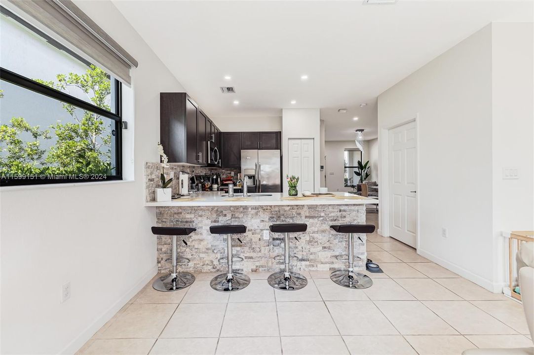 Recently Sold: $575,000 (3 beds, 2 baths, 1504 Square Feet)