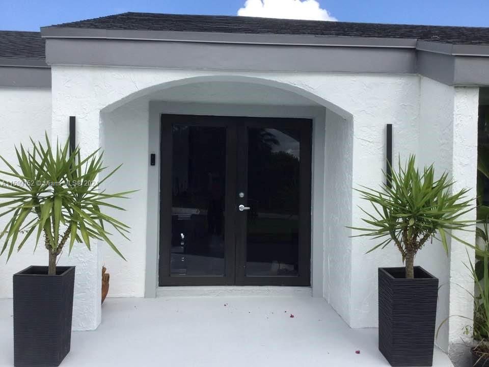 Recently Rented: $6,000 (5 beds, 3 baths, 2472 Square Feet)