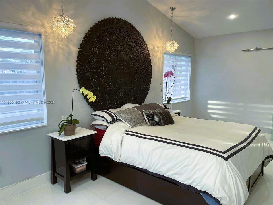 Recently Rented: $6,000 (5 beds, 3 baths, 2472 Square Feet)