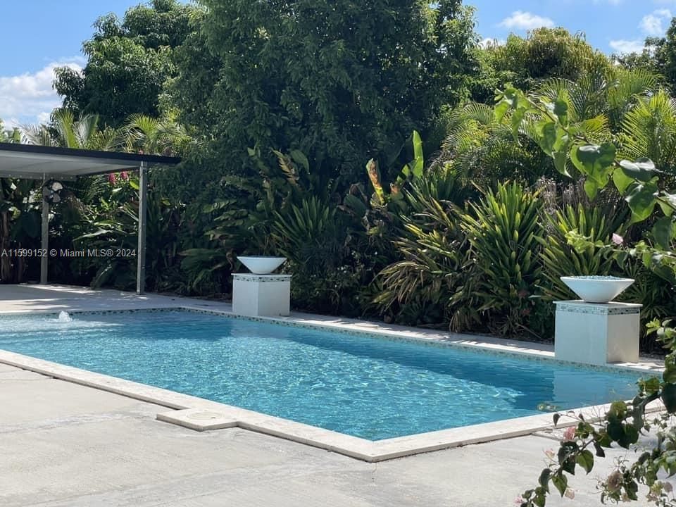 Recently Rented: $6,000 (5 beds, 3 baths, 2472 Square Feet)