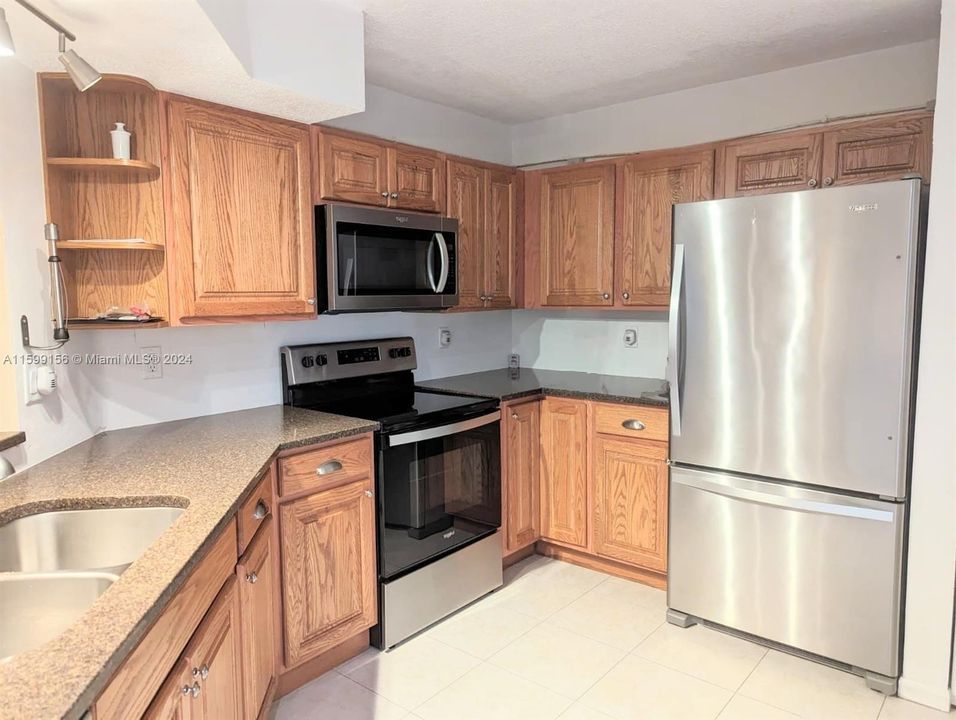 Recently Rented: $1,800 (1 beds, 2 baths, 970 Square Feet)