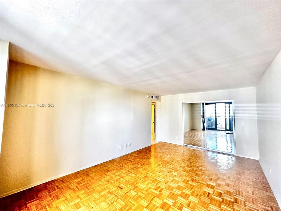 Active With Contract: $2,600 (2 beds, 2 baths, 1020 Square Feet)