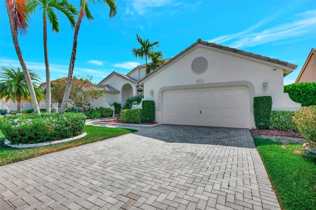 Active With Contract: $899,000 (4 beds, 3 baths, 2318 Square Feet)